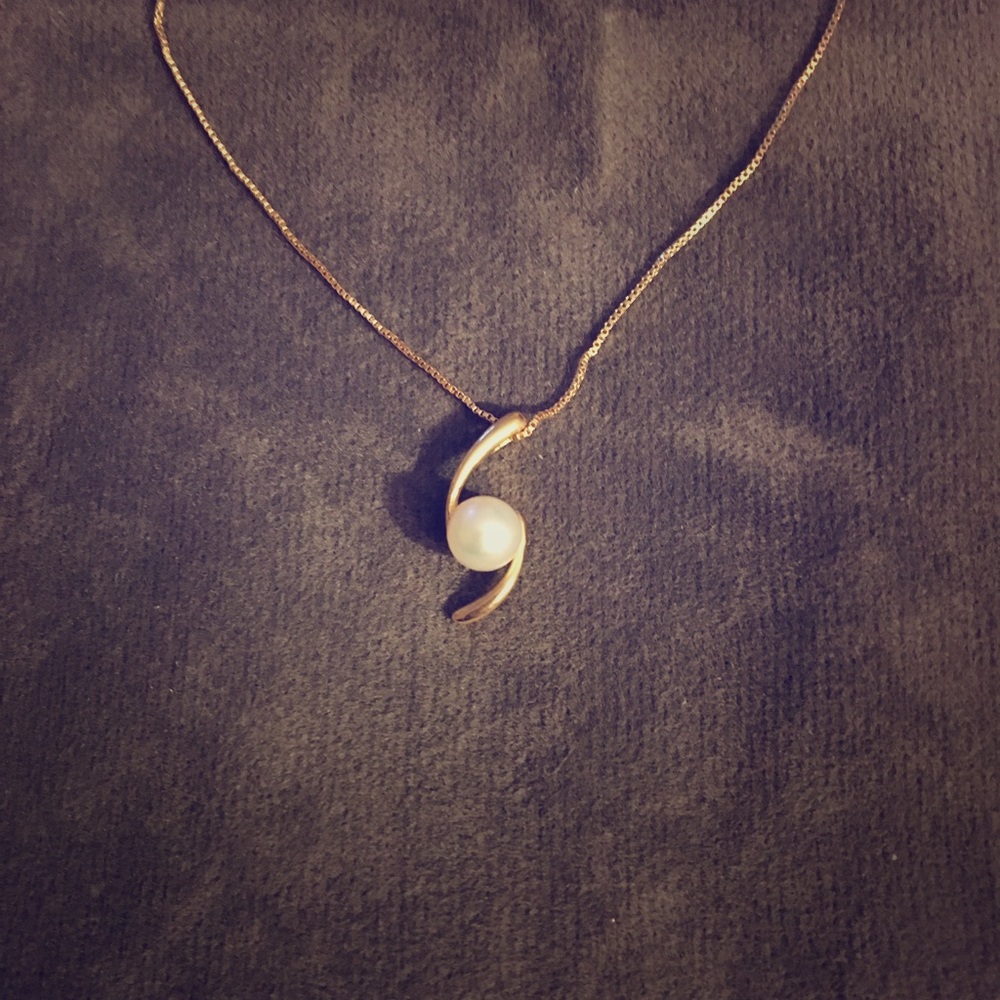 Pearl necklace